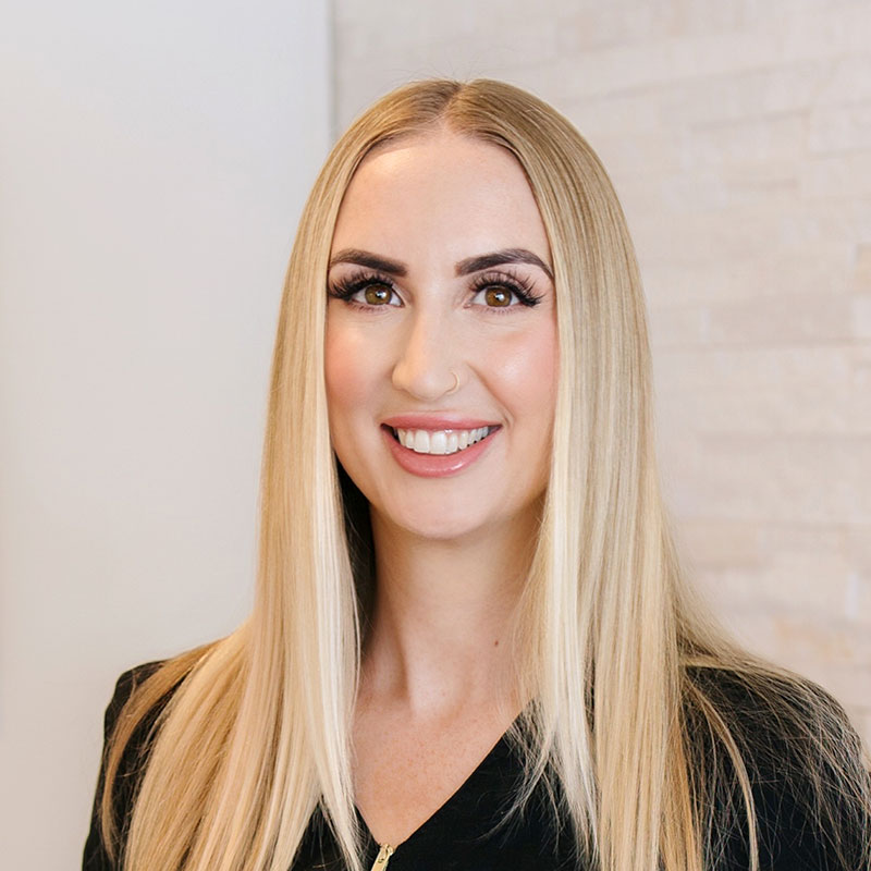 lauren headshot DSC 4465